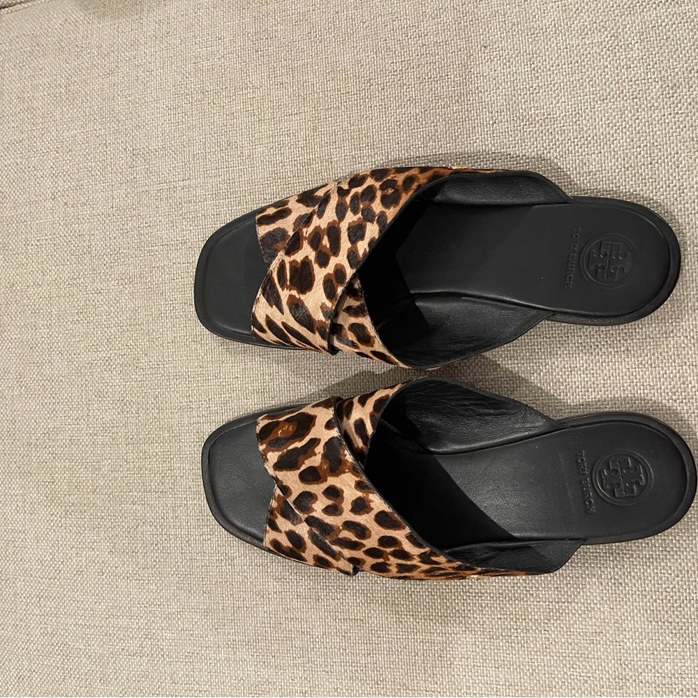 Tory Burch animal print sandals size 8 1/2